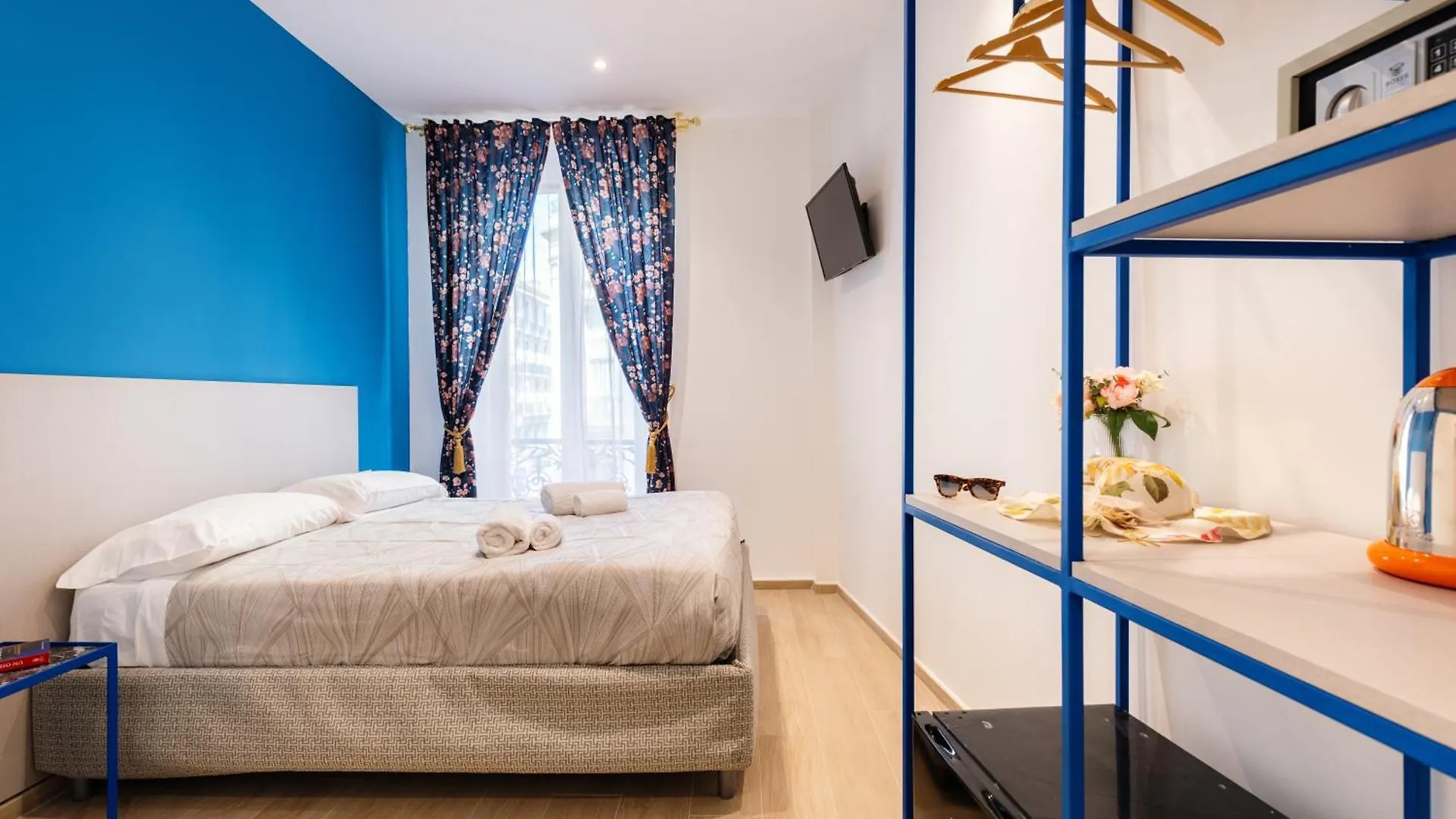 Azur Bnb Nice 0*,  France