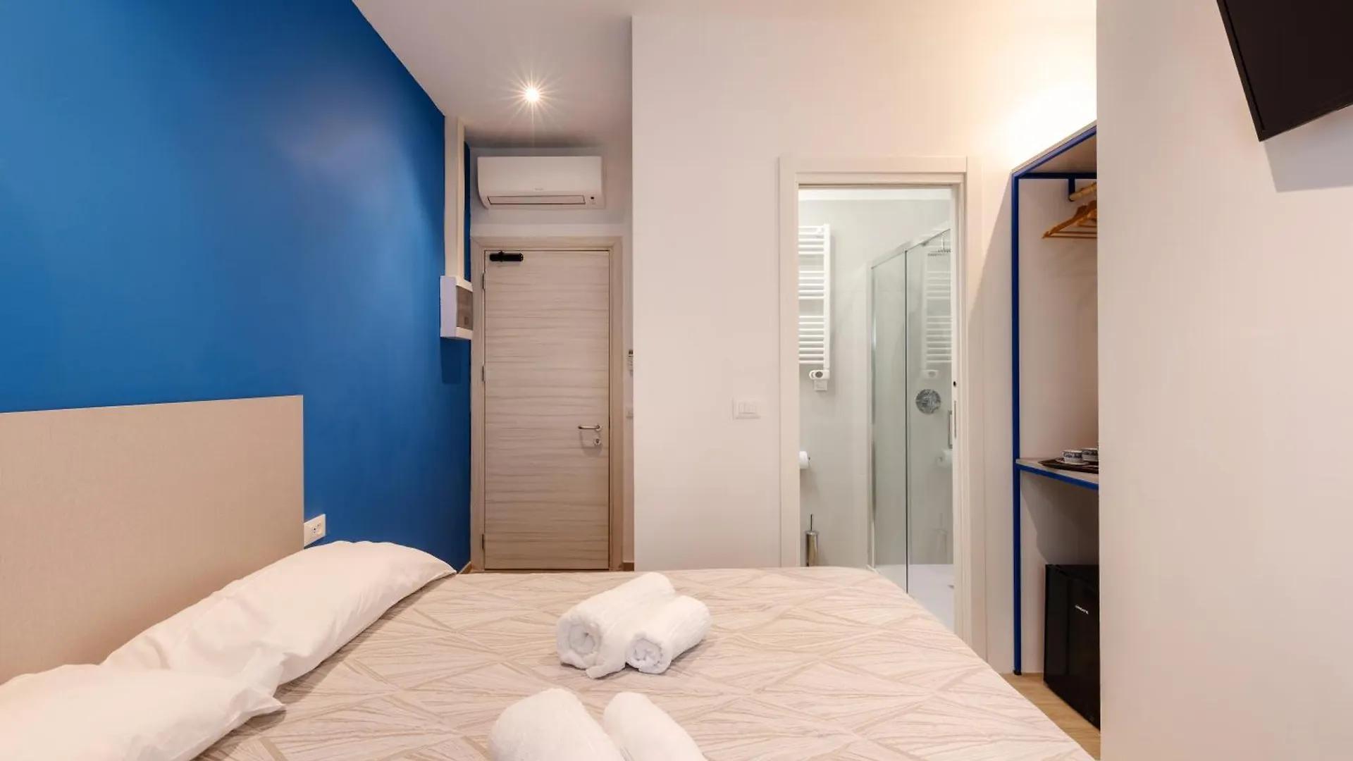 نيس Azur Bnb 0*,
