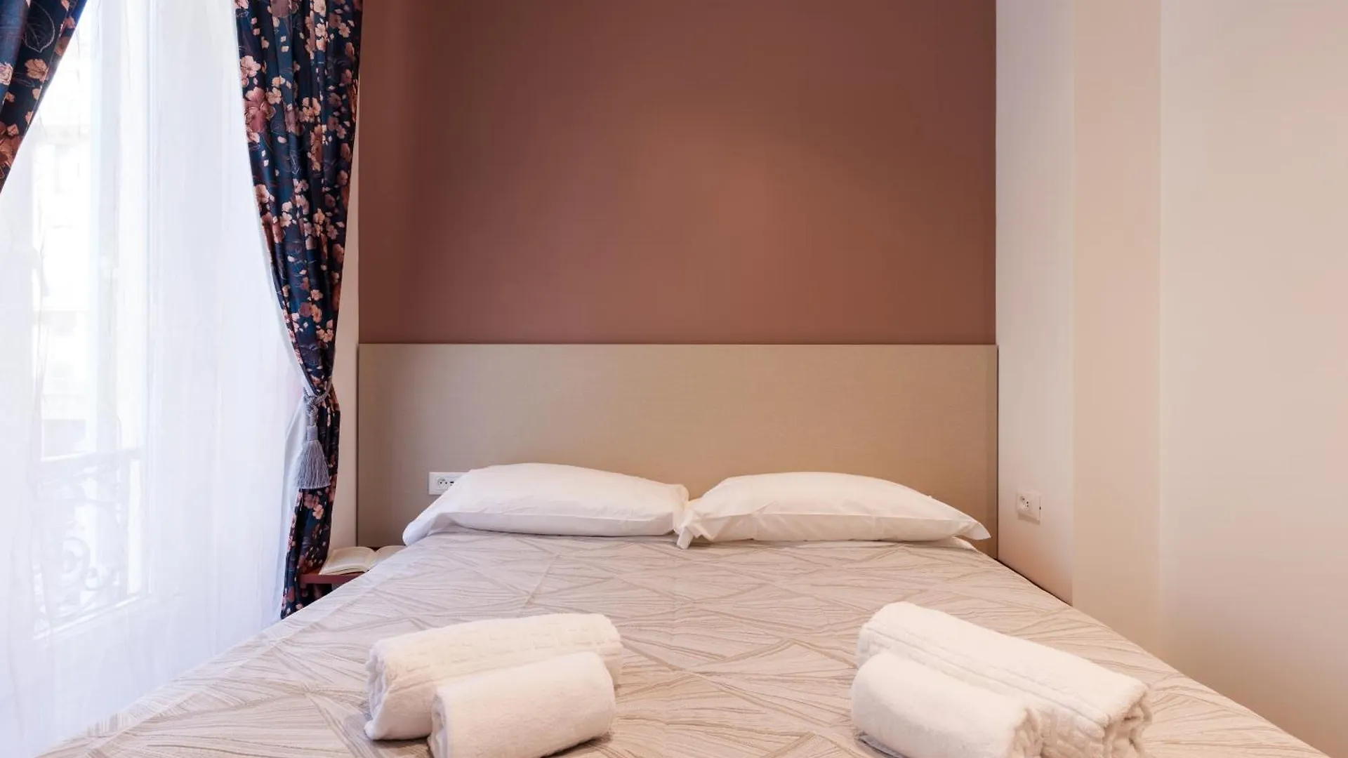 Azur Bnb Nice Bed & Breakfast