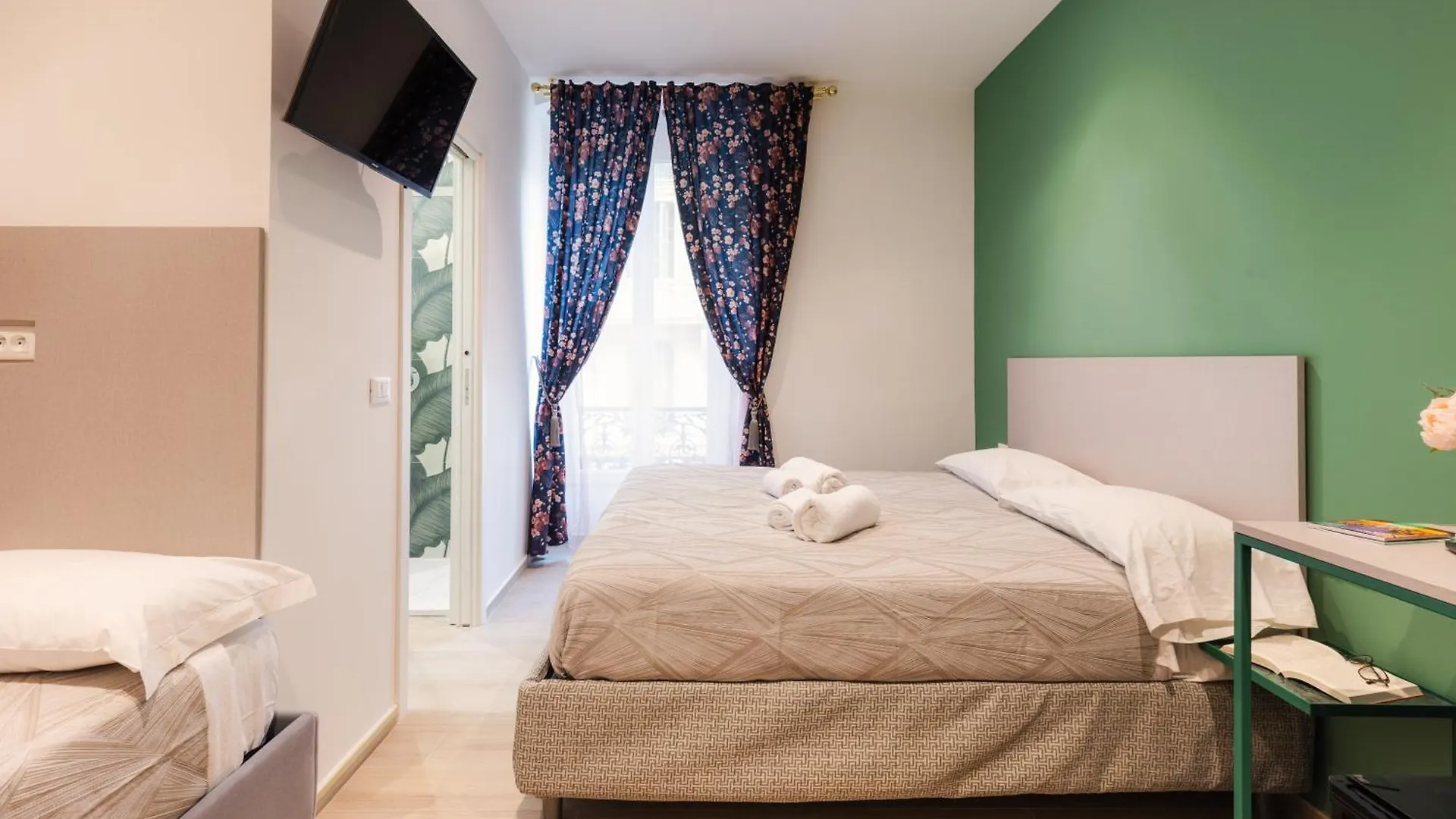 نيس Azur Bnb 0*,